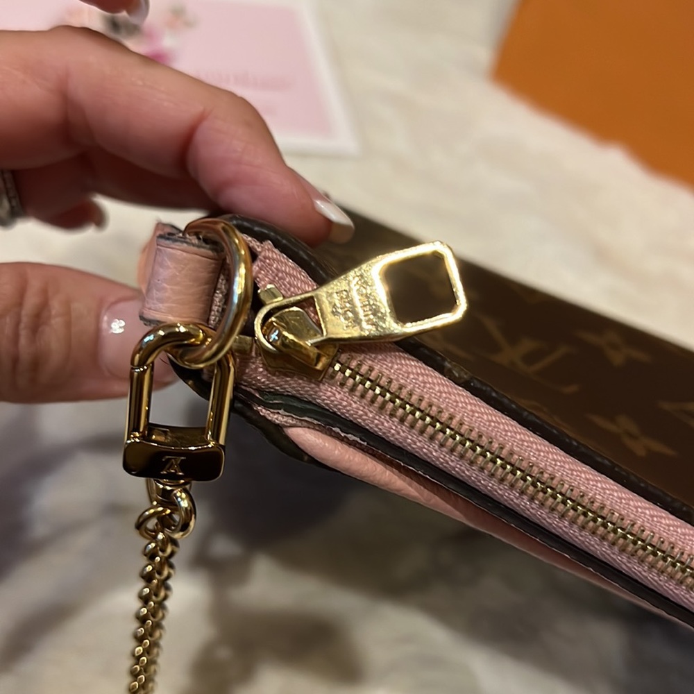 Authentic Louis Vuitton Pallas - Picture 13 of 16